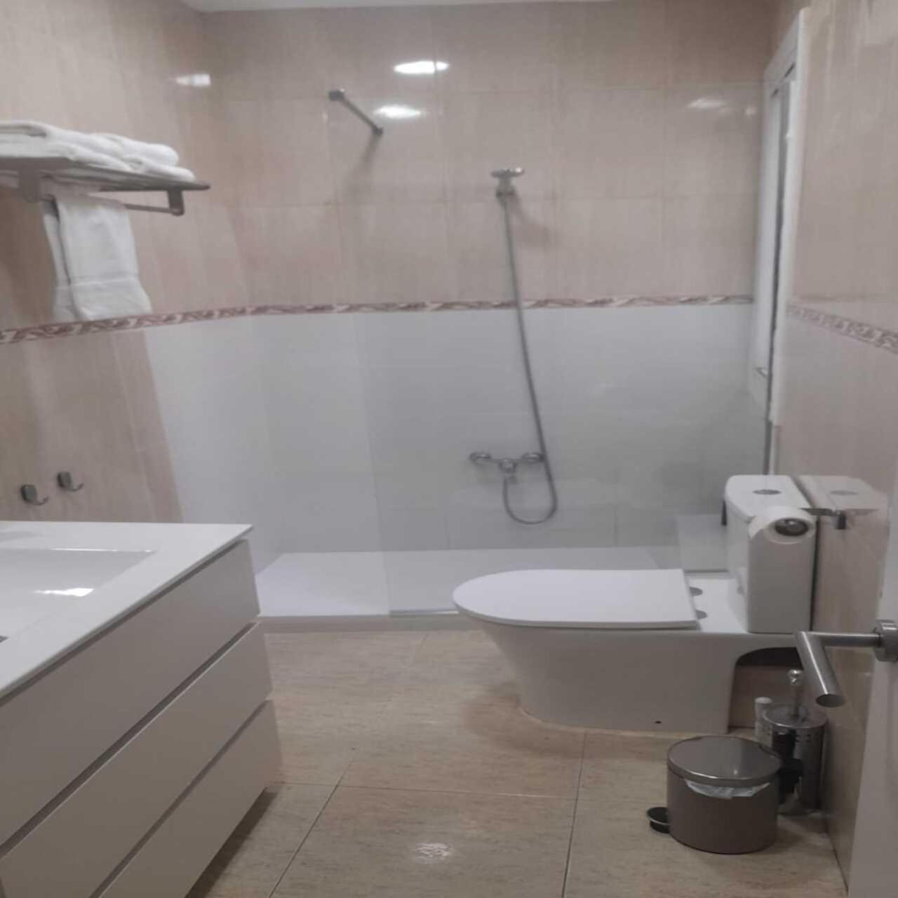 Nuevo Apartamento Centro Lleida Esterno foto